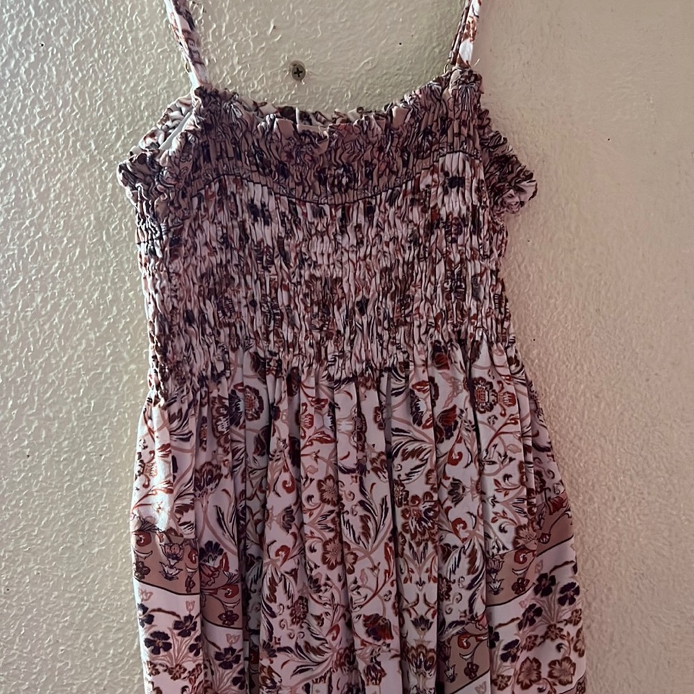 Floral print tank top w/ long front short back